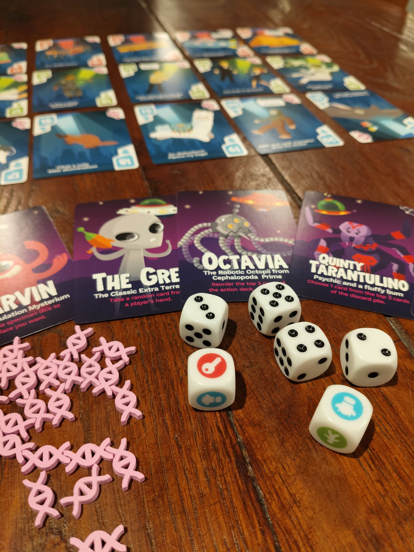 Get In! bordspel van Studio Infinitus – alien dobbelspel met UFO’s en abducties